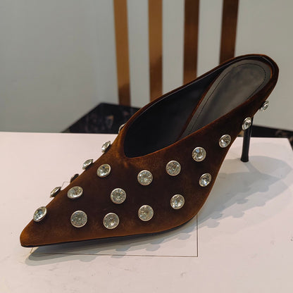 Walk down the runway filled with diamond slippers with high heels Vintage suede pointed stiletto heels elegant diamond half bag drag