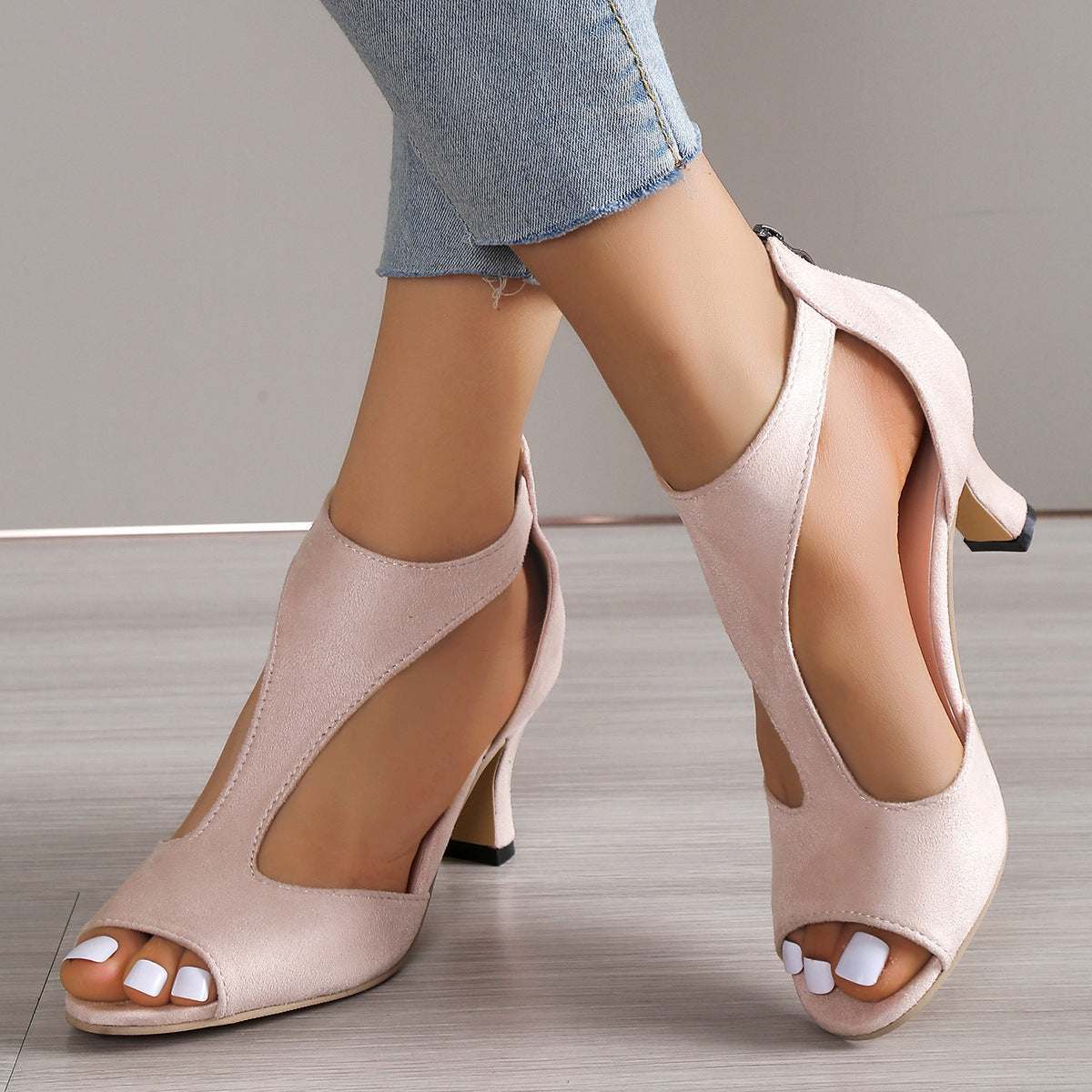 Simple and stylish back zipper bag with fish mouth shoes women's summer plus size side empty skinny heel Roman sandals