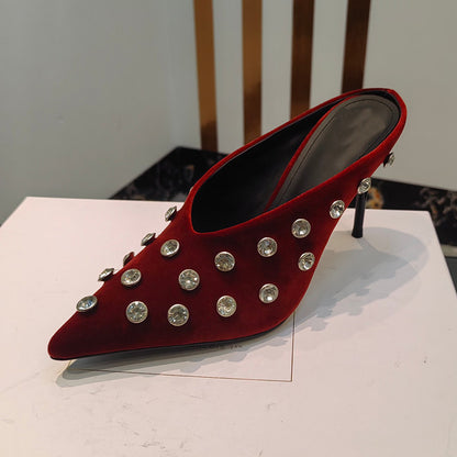 Walk down the runway filled with diamond slippers with high heels Vintage suede pointed stiletto heels elegant diamond half bag drag