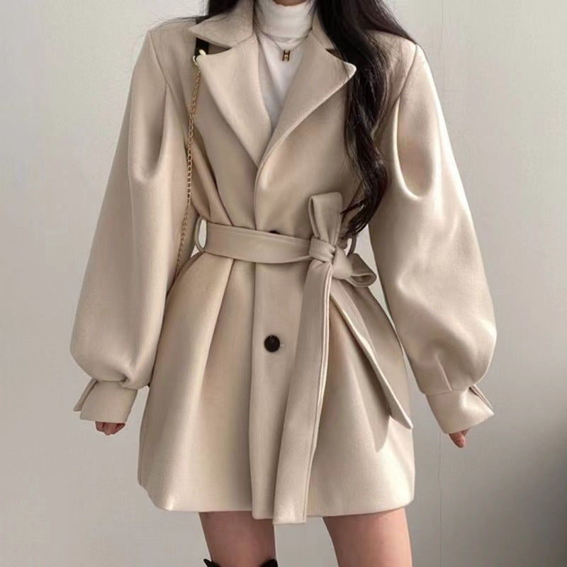 Hepburn style black woolen coat Women's Autumn Winter 2024 new small waist thickened medium long woolen coat